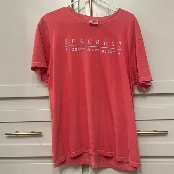 L Seacrest Comfort Colors t shirt - Picture 1 of 2